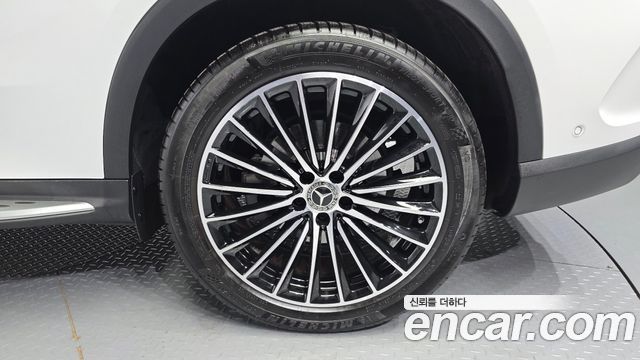 Mercedes-Benz GLC-Class (X254) GLC300 4MATIC AMG Line 2024 — фото 5