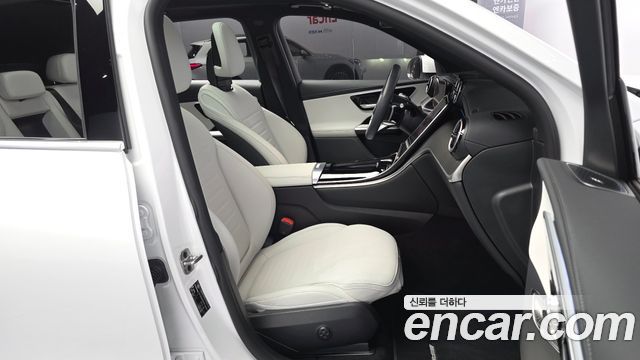 Mercedes-Benz GLC-Class (X254) GLC300 4MATIC AMG Line 2024 — фото 11