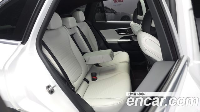 Mercedes-Benz GLC-Class (X254) GLC300 4MATIC AMG Line 2024 — фото 12