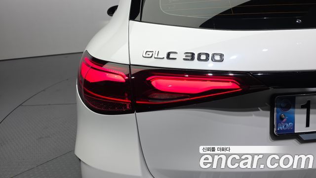 Mercedes-Benz GLC-Class (X254) GLC300 4MATIC AMG Line 2024 — фото 23