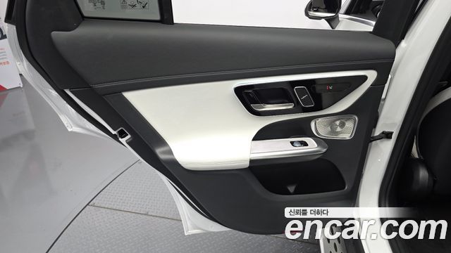 Mercedes-Benz GLC-Class (X254) GLC300 4MATIC AMG Line 2024 — фото 25