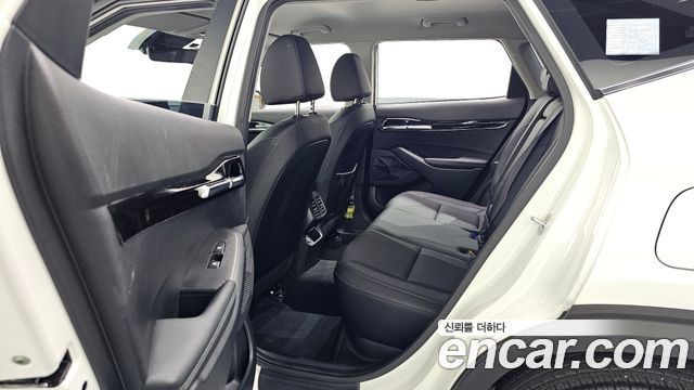 Kia Seltos Gasoline 1.6 Turbo 2WD Signature 2023 — фото 12