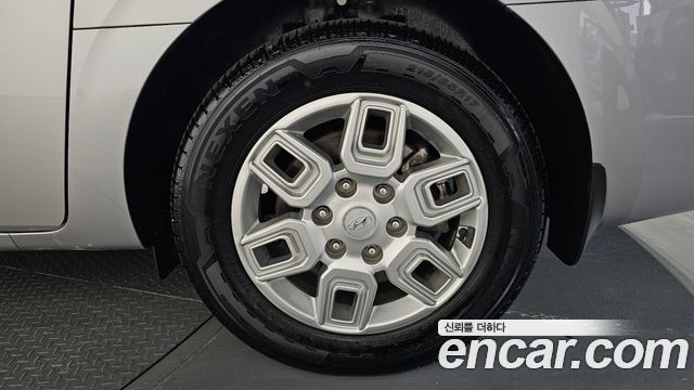 Hyundai Staria 4WD Tourer 11-Seater Modern 2023 — фото 21