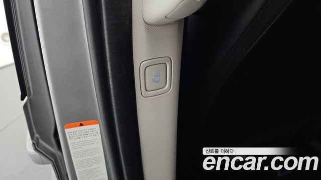 Hyundai Staria 4WD Tourer 11-Seater Modern 2023 — фото 27
