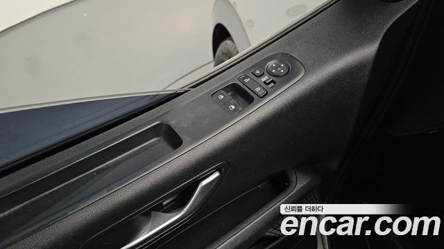 Hyundai Staria 4WD Tourer 11-Seater Modern 2023 — фото 29