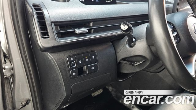 Hyundai Staria 4WD Tourer 11-Seater Modern 2023 — фото 32