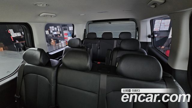 Hyundai Staria 4WD Tourer 11-Seater Modern 2023 — фото 35