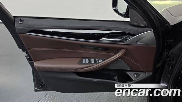 BMW 5 Series (G30) 530i M Sport Package 2023 — фото 24