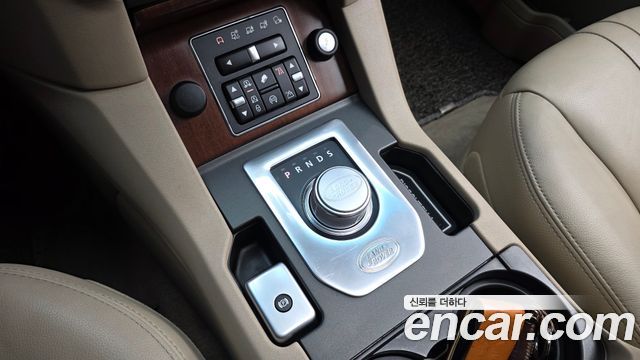 Land Rover Discovery 4 3.0 SDV6 SE 2016 — фото 9
