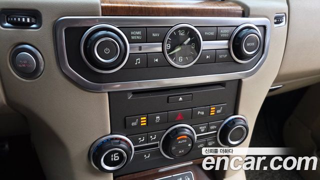 Land Rover Discovery 4 3.0 SDV6 SE 2016 — фото 16