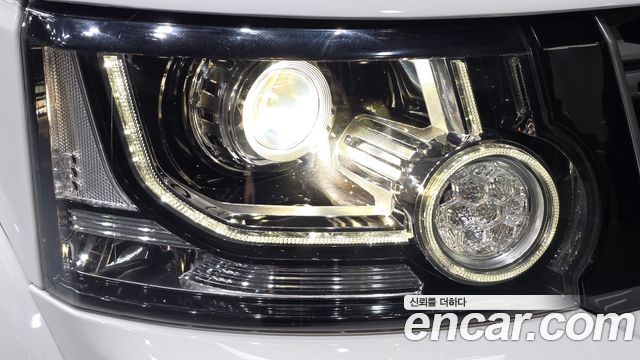 Land Rover Discovery 4 3.0 SDV6 SE 2016 — фото 22