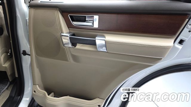 Land Rover Discovery 4 3.0 SDV6 SE 2016 — фото 25