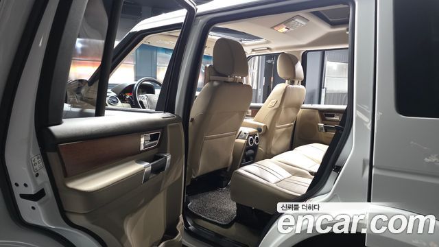 Land Rover Discovery 4 3.0 SDV6 SE 2016 — фото 26
