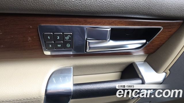 Land Rover Discovery 4 3.0 SDV6 SE 2016 — фото 29