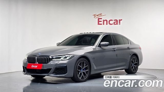 BMW 5 Series (G30) 530e M Sport 2022 — фото 1