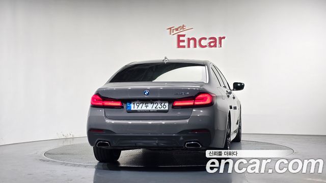 BMW 5 Series (G30) 530e M Sport 2022 — фото 4