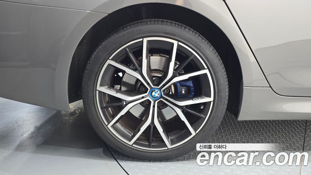 BMW 5 Series (G30) 530e M Sport 2022 — фото 5