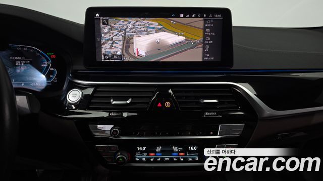 BMW 5 Series (G30) 530e M Sport 2022 — фото 12