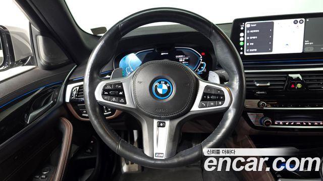 BMW 5 Series (G30) 530e M Sport 2022 — фото 13