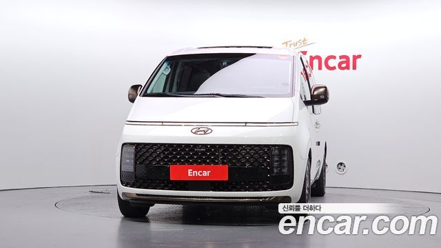 Hyundai Staria 4WD Lounge 9-Seater Inspiration 2023 — фото 3