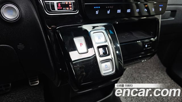Hyundai Staria 4WD Lounge 9-Seater Inspiration 2023 — фото 9