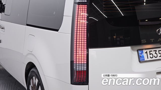 Hyundai Staria 4WD Lounge 9-Seater Inspiration 2023 — фото 23