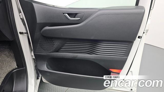 Hyundai Staria 4WD Lounge 9-Seater Inspiration 2023 — фото 25