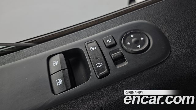 Hyundai Staria 4WD Lounge 9-Seater Inspiration 2023 — фото 27