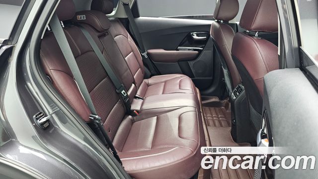 Kia Niro 1.6 HEV Noblesse Special 2020 — фото 11