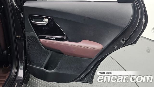 Kia Niro 1.6 HEV Noblesse Special 2020 — фото 25