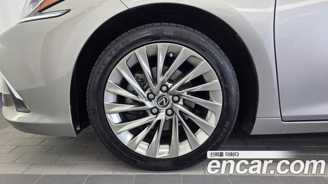 Lexus ES300h (VII) Luxury Plus 2022 — фото 5