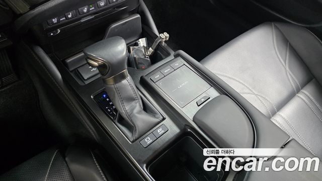 Lexus ES300h (VII) Luxury Plus 2022 — фото 9
