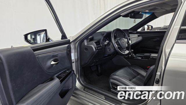 Lexus ES300h (VII) Luxury Plus 2022 — фото 10