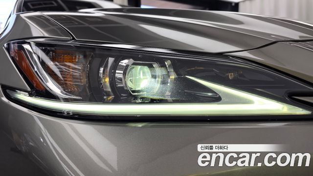 Lexus ES300h (VII) Luxury Plus 2022 — фото 28