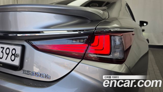 Lexus ES300h (VII) Luxury Plus 2022 — фото 29