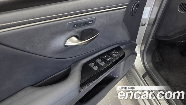 Lexus ES300h (VII) Luxury Plus 2022 — фото 41