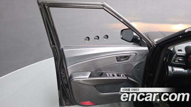 KG Mobility (SsangYong) Very New Tivoli Gasoline 1.5 2WD V3 2021 — фото 24