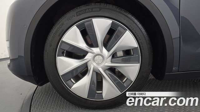 Tesla Model Y Long Range AWD 2021 — фото 5
