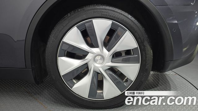 Tesla Model Y Long Range AWD 2021 — фото 21