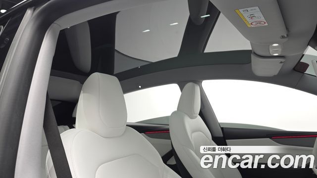 Tesla Model Y Long Range AWD 2025 — фото 15
