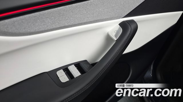 Tesla Model Y Long Range AWD 2025 — фото 28