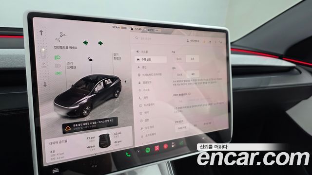 Tesla Model Y Long Range AWD 2025 — фото 30