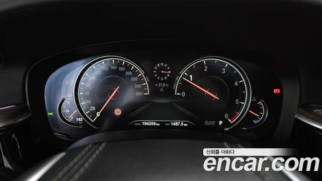 BMW 5 Series (G30) 520d xDrive M Sport Package Plus 2017 — фото 8