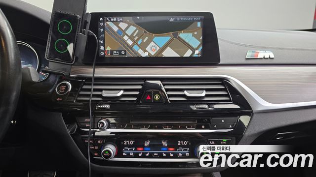 BMW 5 Series (G30) 520d xDrive M Sport Package Plus 2017 — фото 12