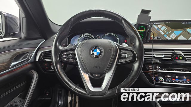 BMW 5 Series (G30) 520d xDrive M Sport Package Plus 2017 — фото 13