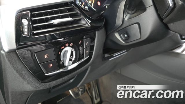 BMW 5 Series (G30) 520d xDrive M Sport Package Plus 2017 — фото 18