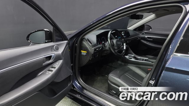 Hyundai Sonata (DN8) 1.6 Turbo Premium Family 2020 — фото 10