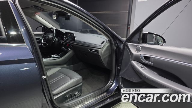 Hyundai Sonata (DN8) 1.6 Turbo Premium Family 2020 — фото 11