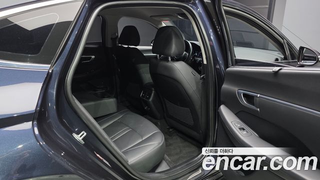 Hyundai Sonata (DN8) 1.6 Turbo Premium Family 2020 — фото 12