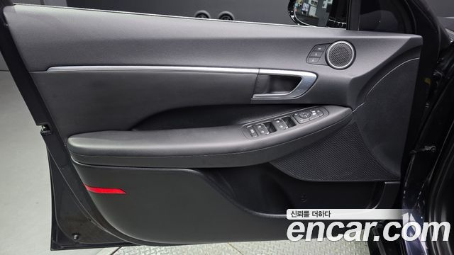 Hyundai Sonata (DN8) 1.6 Turbo Premium Family 2020 — фото 24